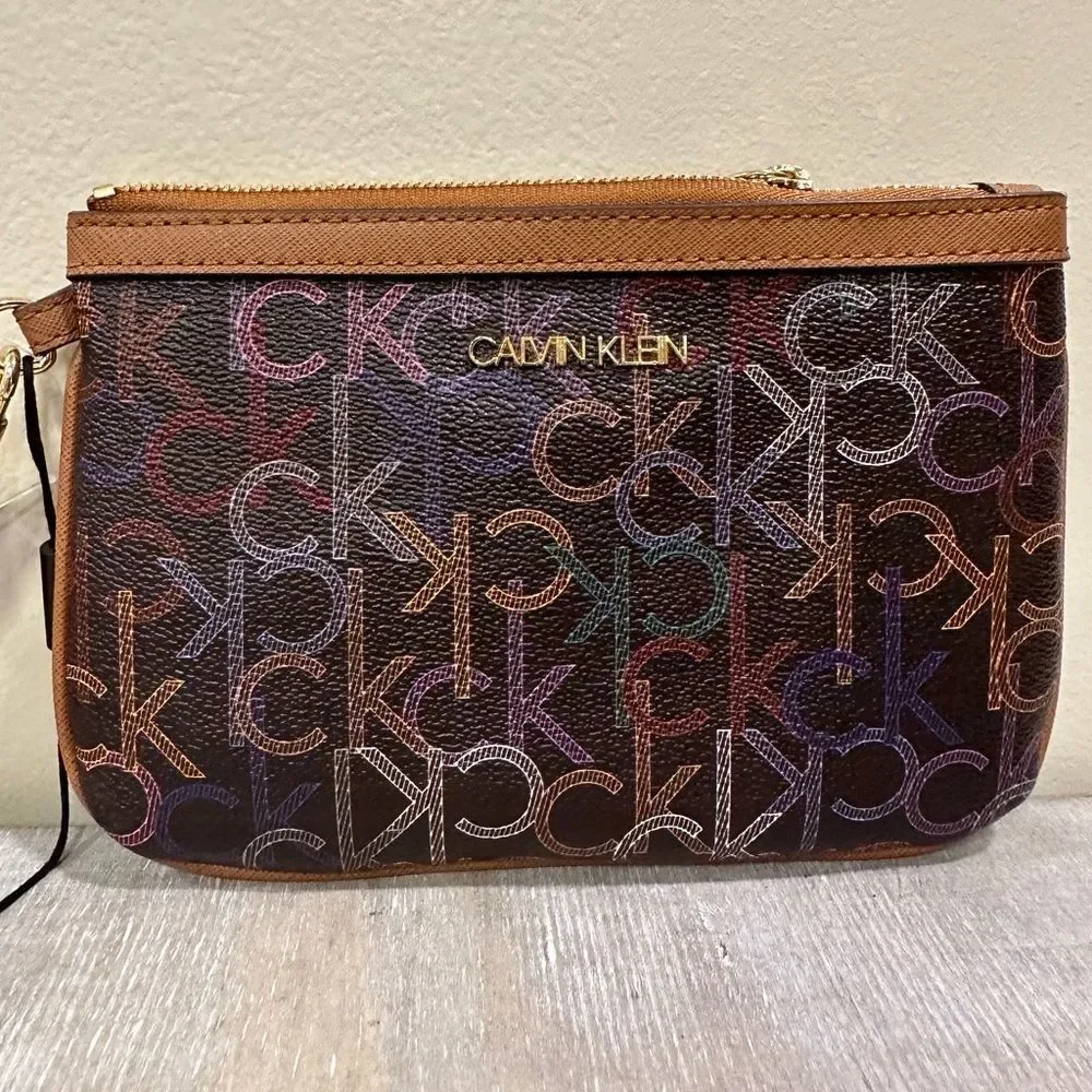 𝅺Calvin Klein Wristlet NWT
